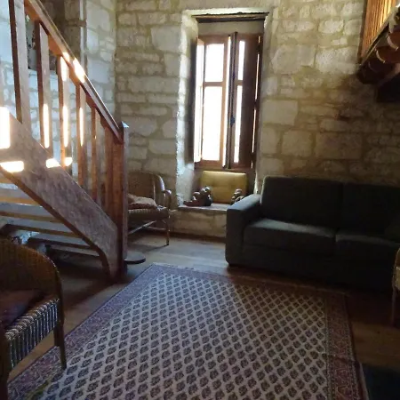 L'ancienne Ecole De Dans Le Lot ロカマドゥール